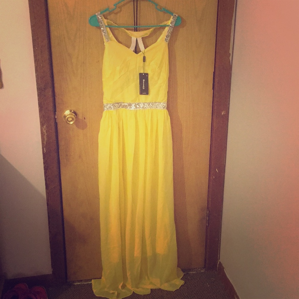 Yellow Fancy Formal prom dress size medium